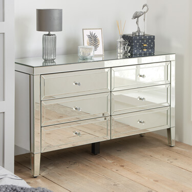 Mirrored chest of drawers